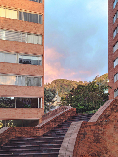 Fotografía arquitectura escaleras de edificos Torres del Parque.